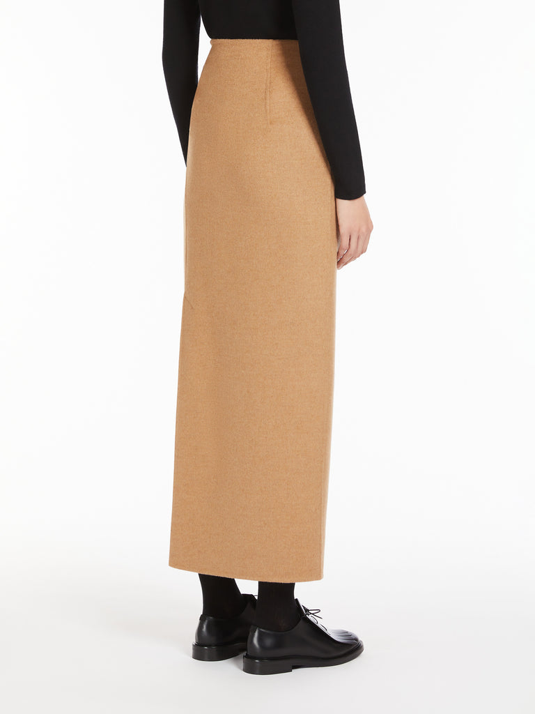 Straight skirt in lightweight camel hair