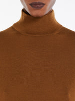 Wool knit turtleneck jumper