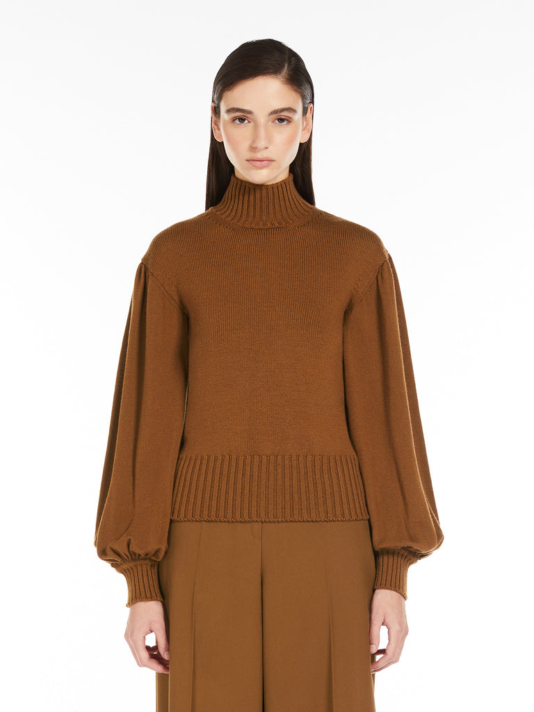 Wide-sleeved wool jumper