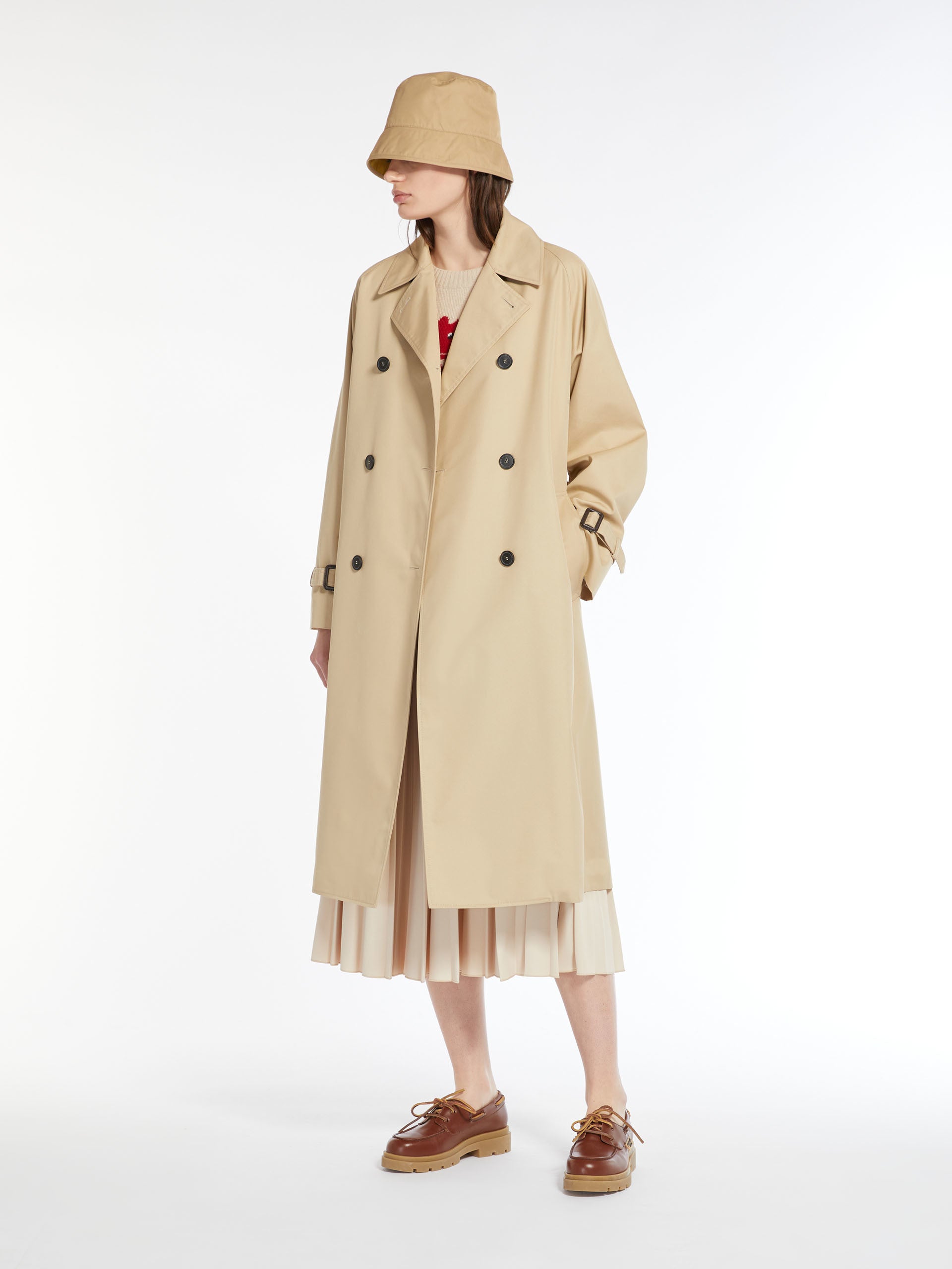 Reversible water-repellent fabric trench coat