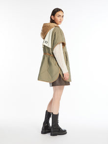 Water-repellent reversible canvas cape