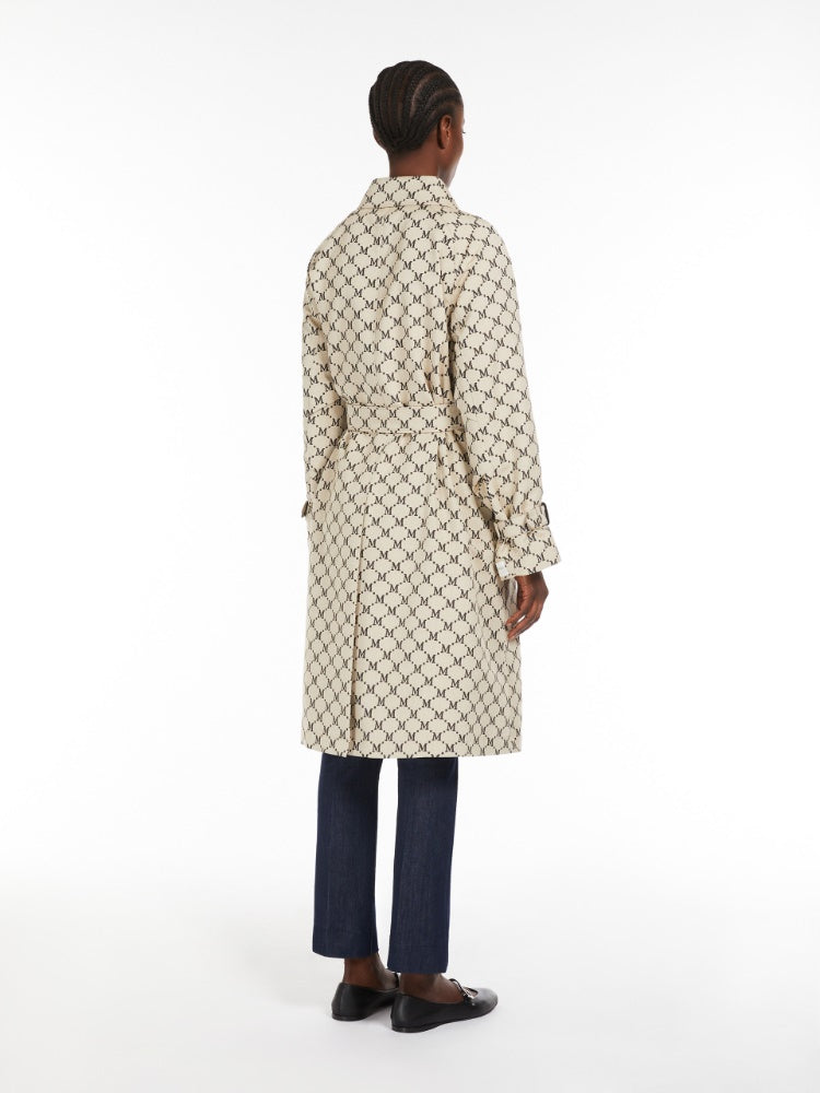 Double-breasted trench coat in water-repellent jacquard