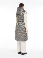 Water-repellent midi gilet