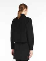 Boxy jacket in wool