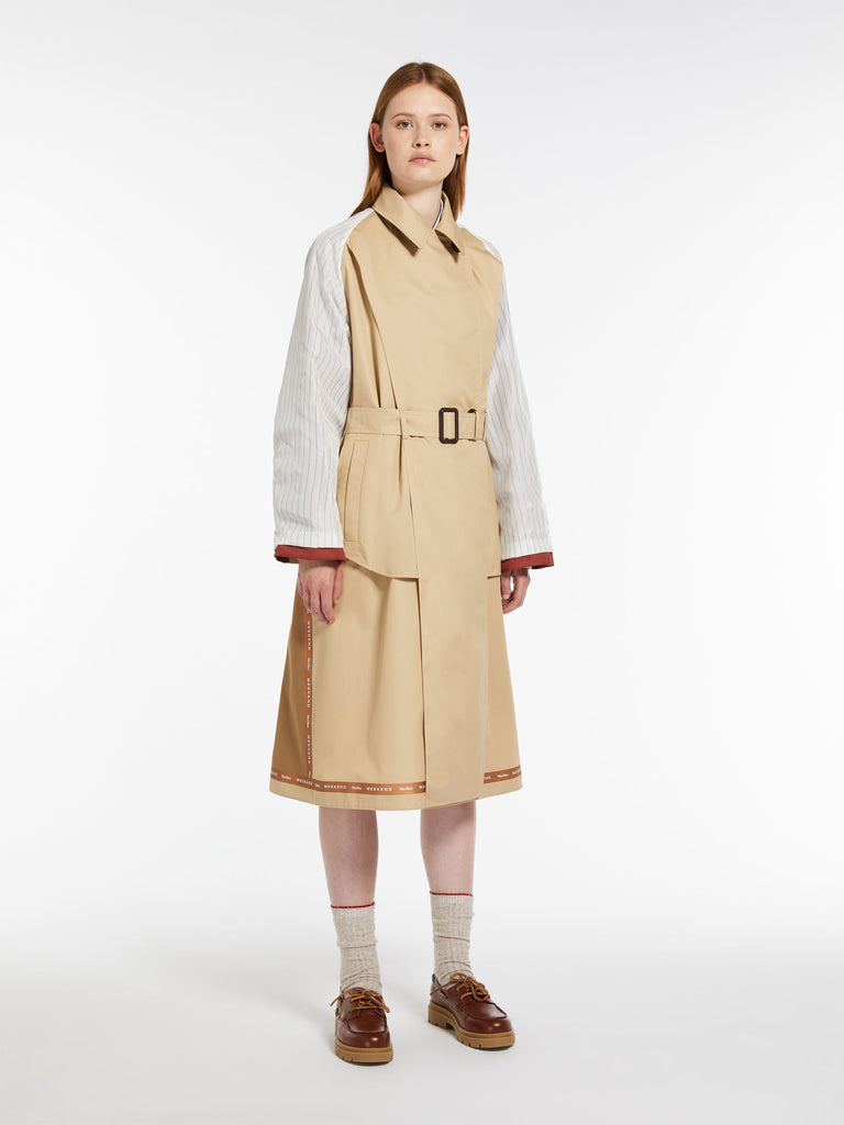 Reversible water-repellent fabric trench coat