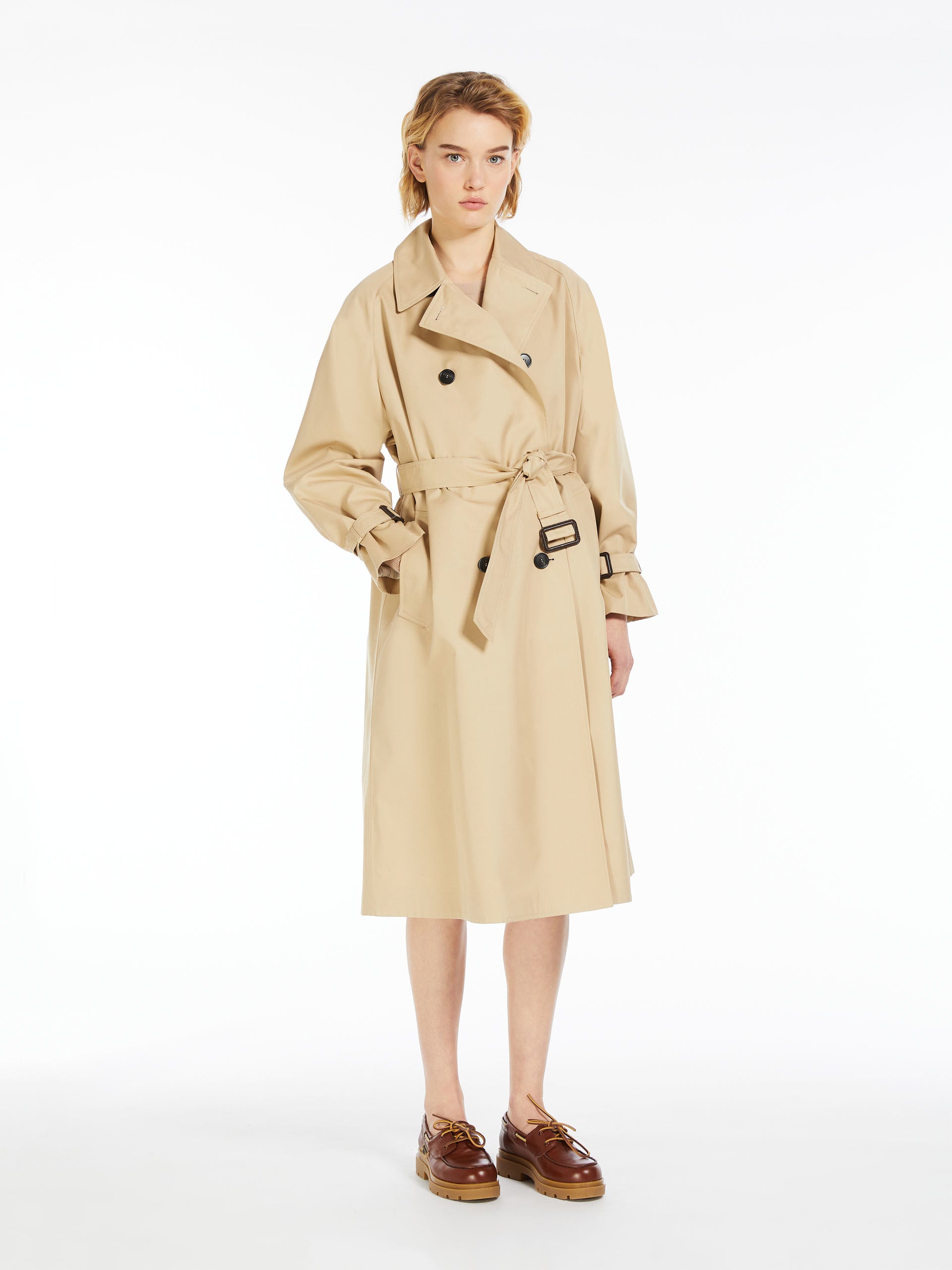 Reversible water-repellent fabric trench coat