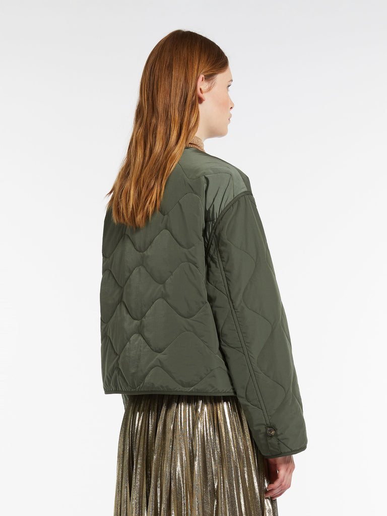 Water-repellent fabric quilted jacket