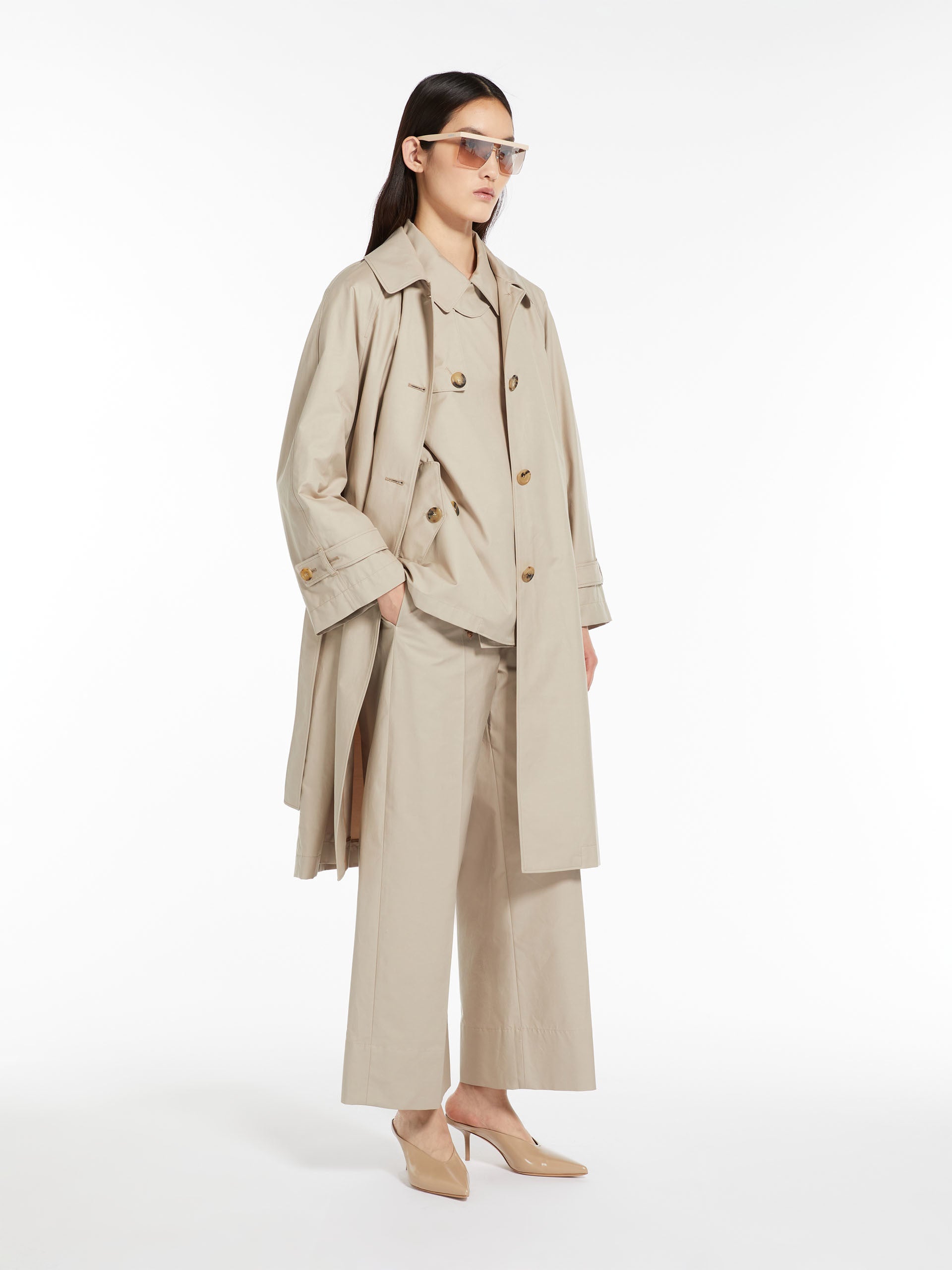 Double-breasted trench coat in water-resistant cotton twill